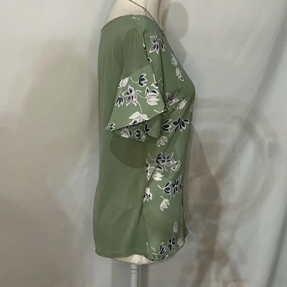 Blouses/flannels/button downs-2 for $15 or 3 for $20 (Mix & Match)